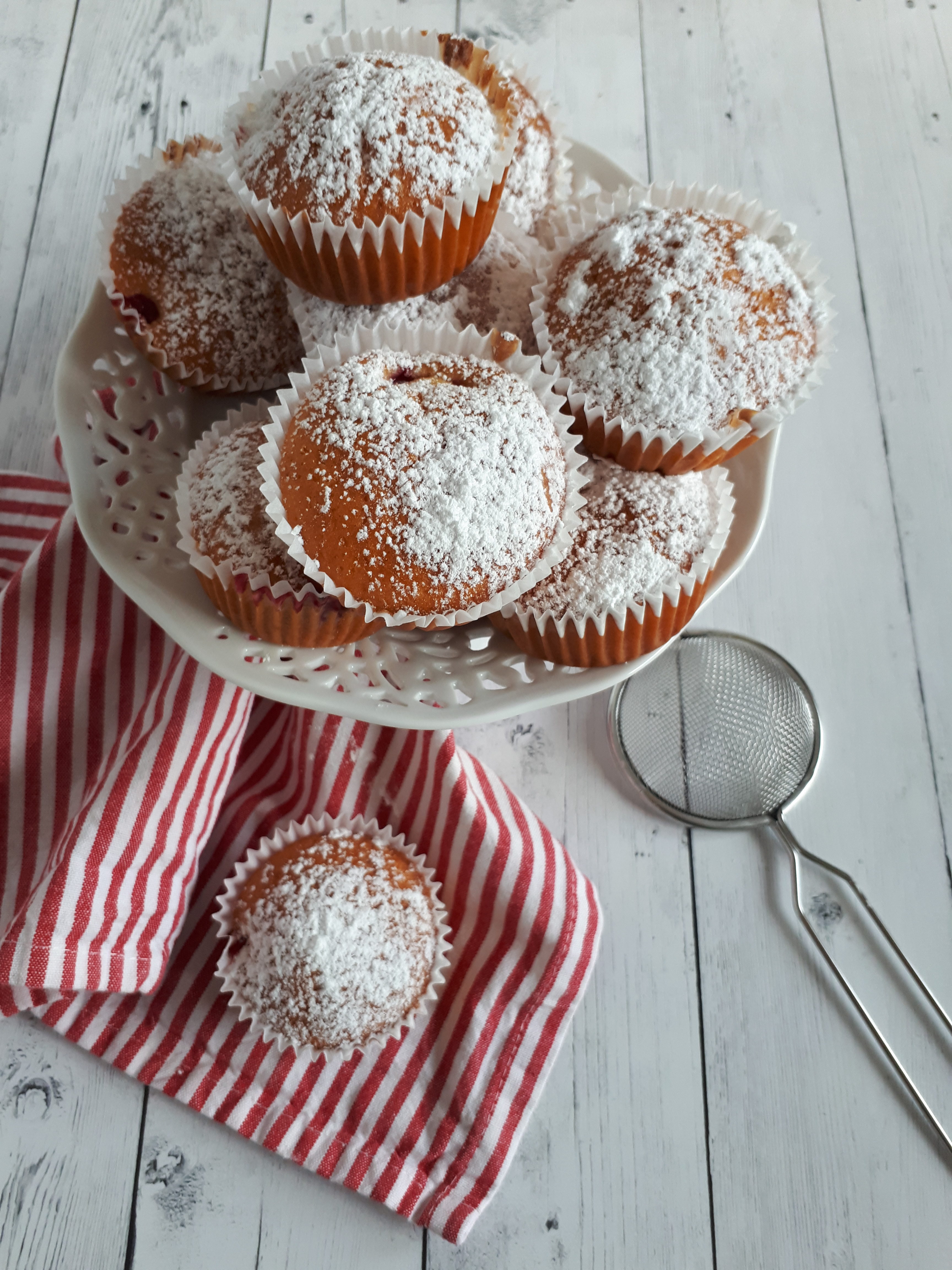 MUFFINS AL MASCARPONE, LIMONE E LAMPONI