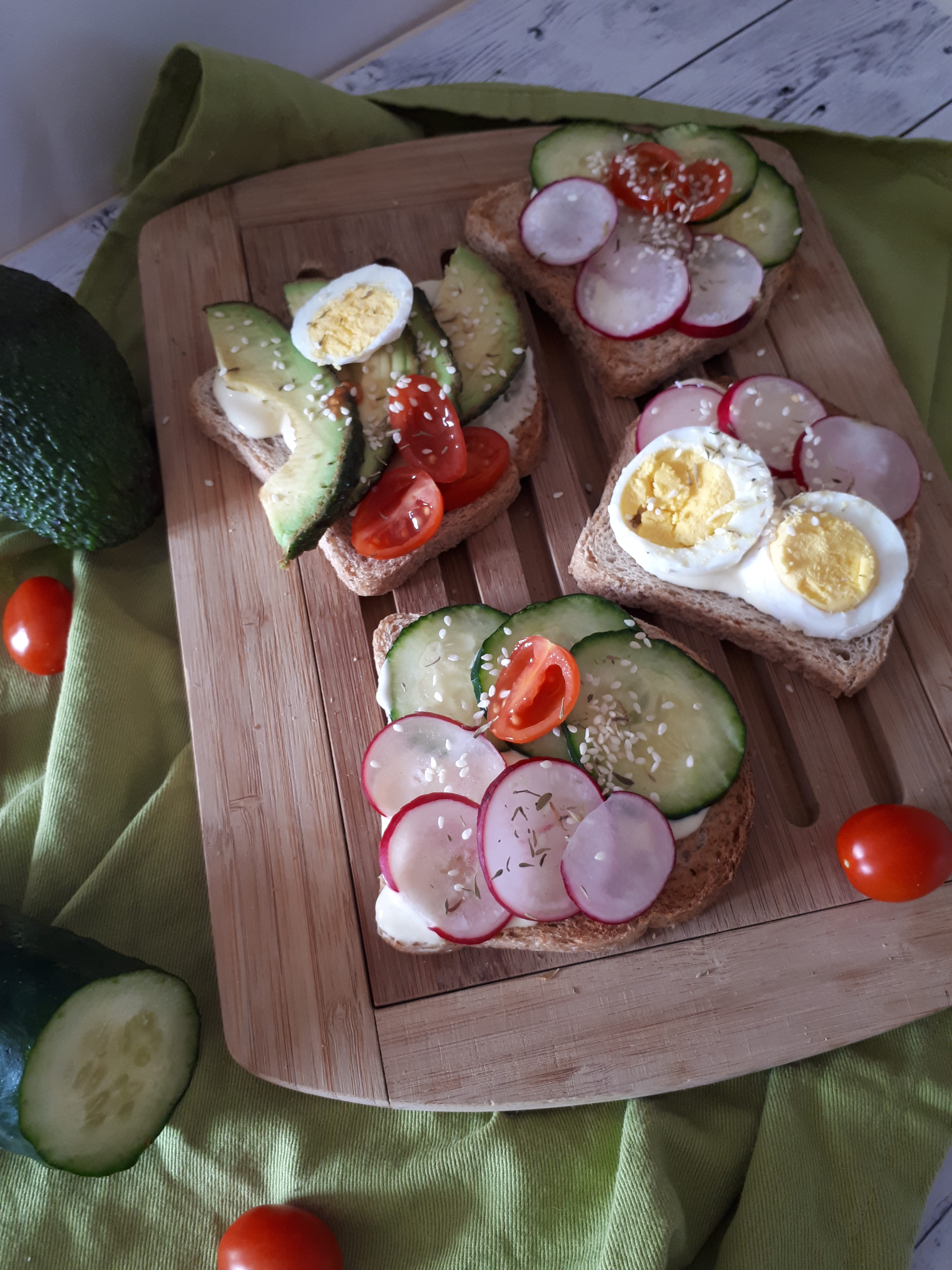 AVOCADO TOAST