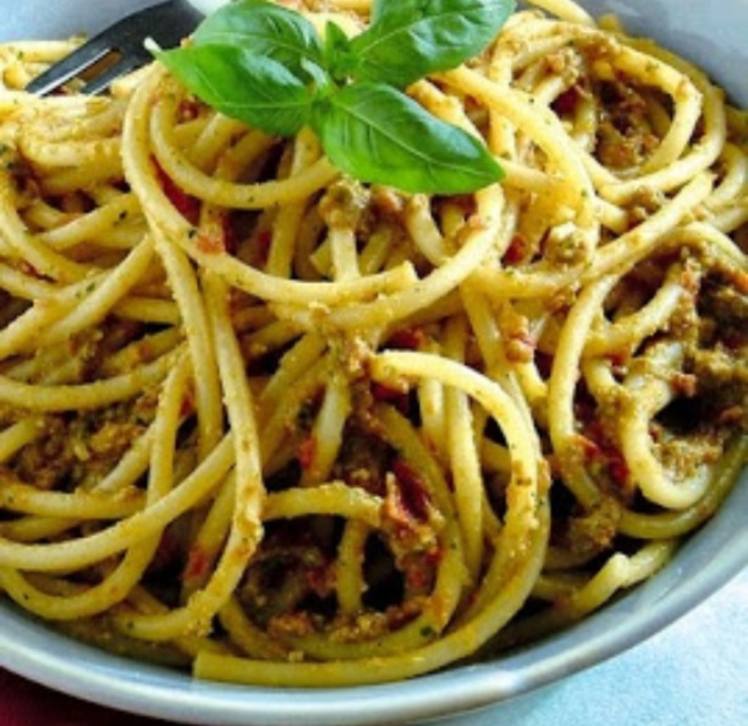 SPAGHETTI TONNO, LIMONE e CAPPERI