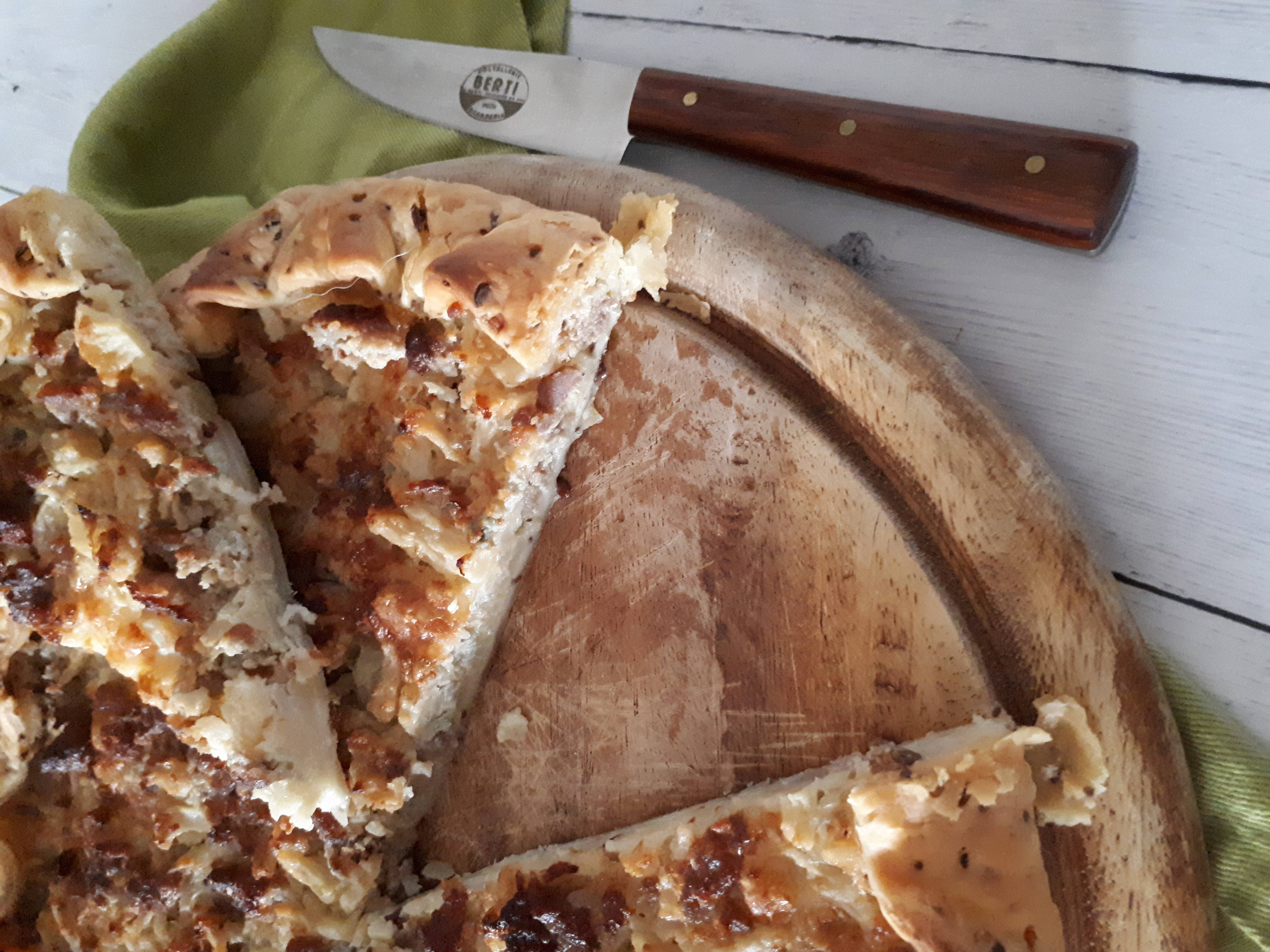 TORTA SALATA CAVOLFIORE, SALSICCIA e GORGO